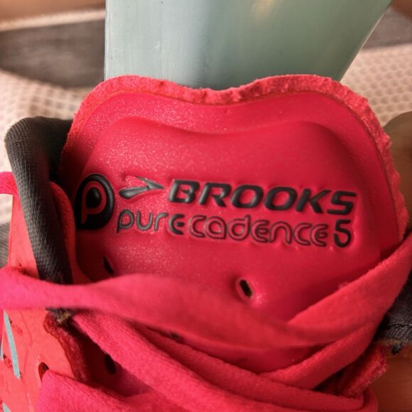 Brooks Pure Cadence 5 Women’s Bright Red/Pink Sneakers Size 9 Medium - Picture 8 of 9